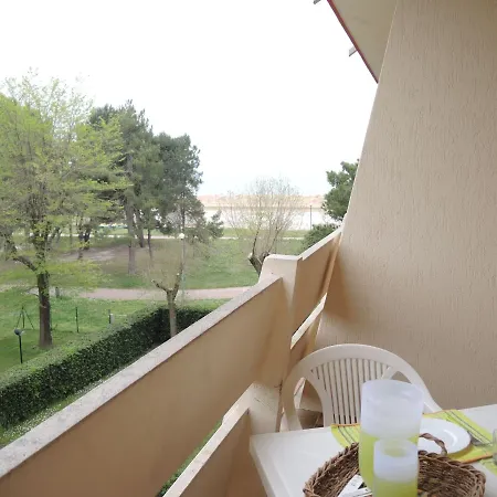 Apartman Colourful Flat Next To The Beach-beahost *
