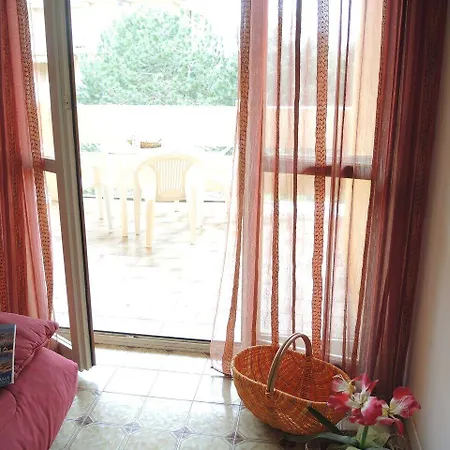 Colourful Flat Next To The Beach-beahost 比比翁