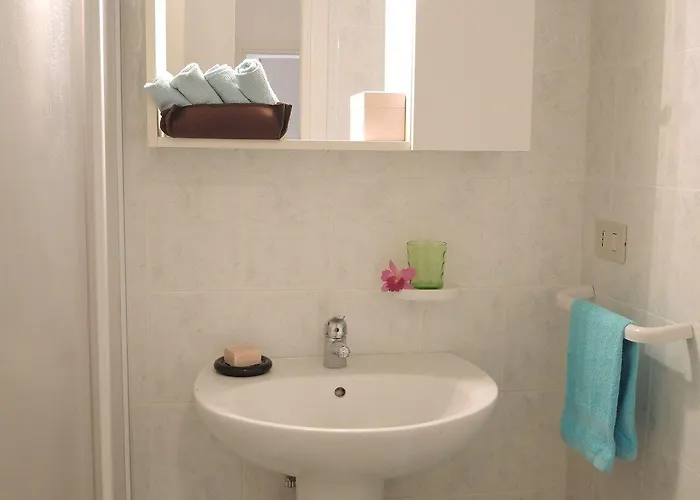 Colourful Flat Next To The Beach-beahost